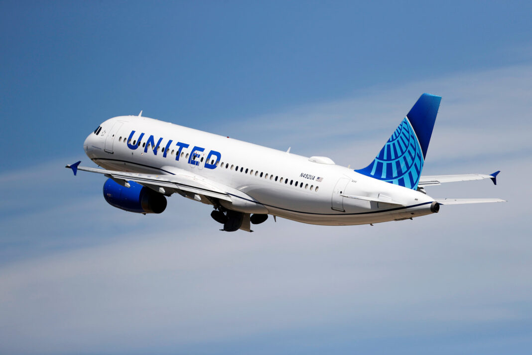 United Airlines outage prompts ground stop at major U.S. hubs