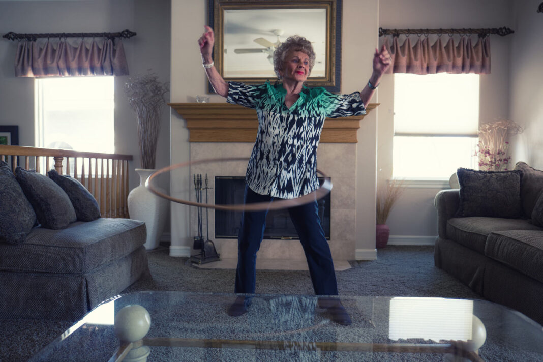 Joan Anderson, who brought the hula hoop to the U.S. and named it, dies at 101